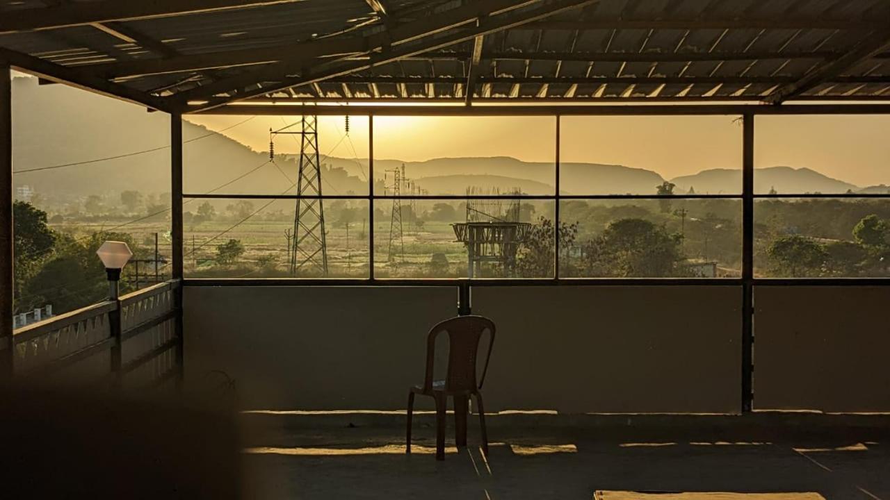 Blue Bell Homestay Lonavala Ngoại thất bức ảnh