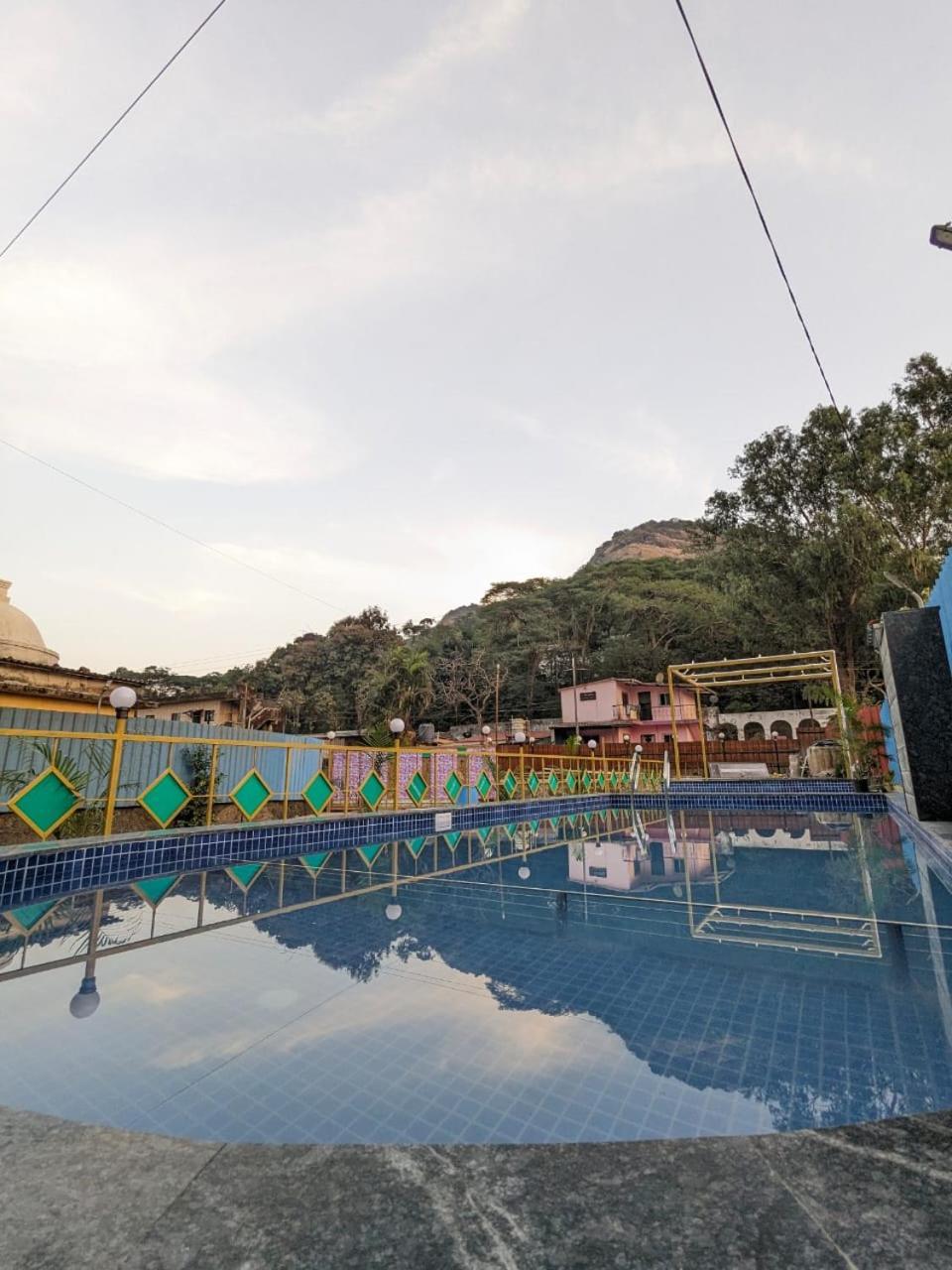 Blue Bell Homestay Lonavala Ngoại thất bức ảnh
