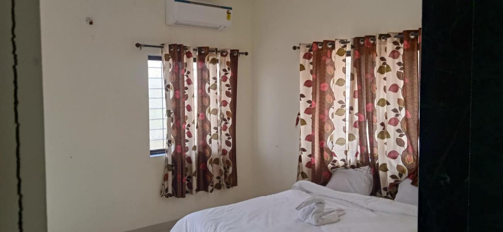 Blue Bell Homestay Lonavala Ngoại thất bức ảnh