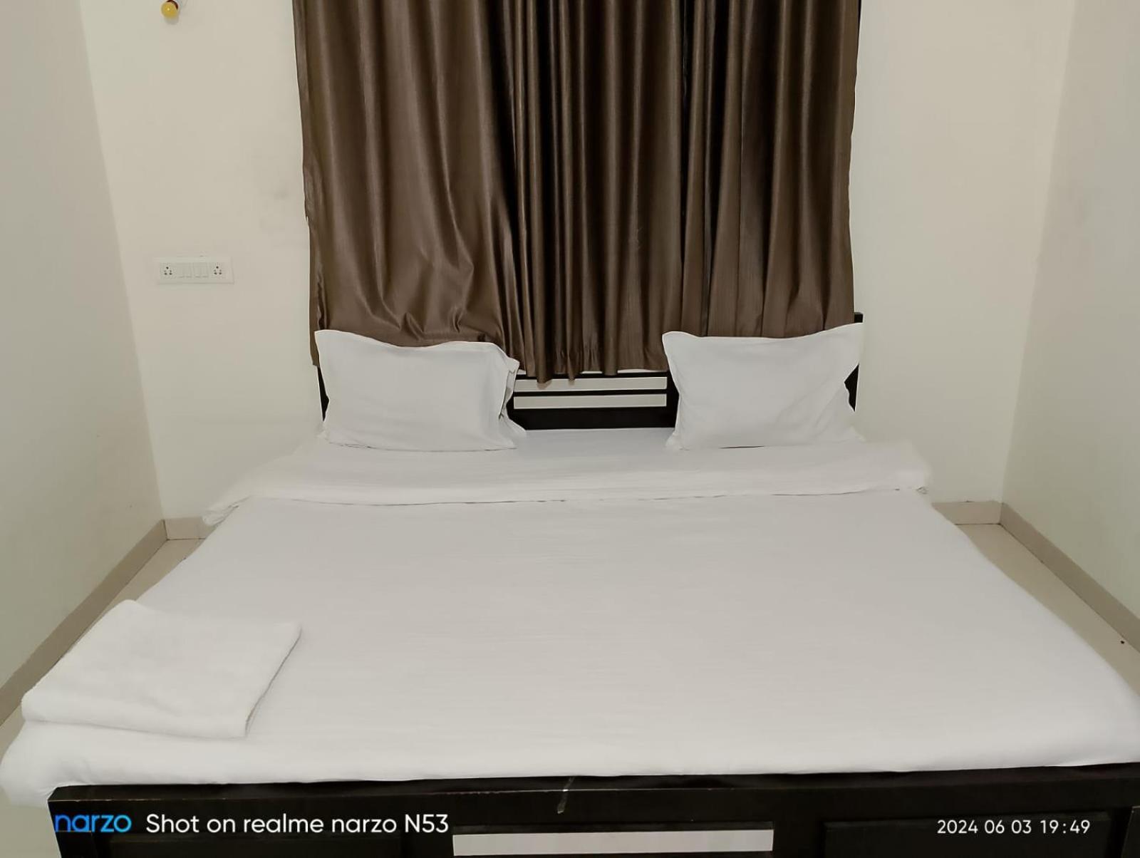 Blue Bell Homestay Lonavala Ngoại thất bức ảnh