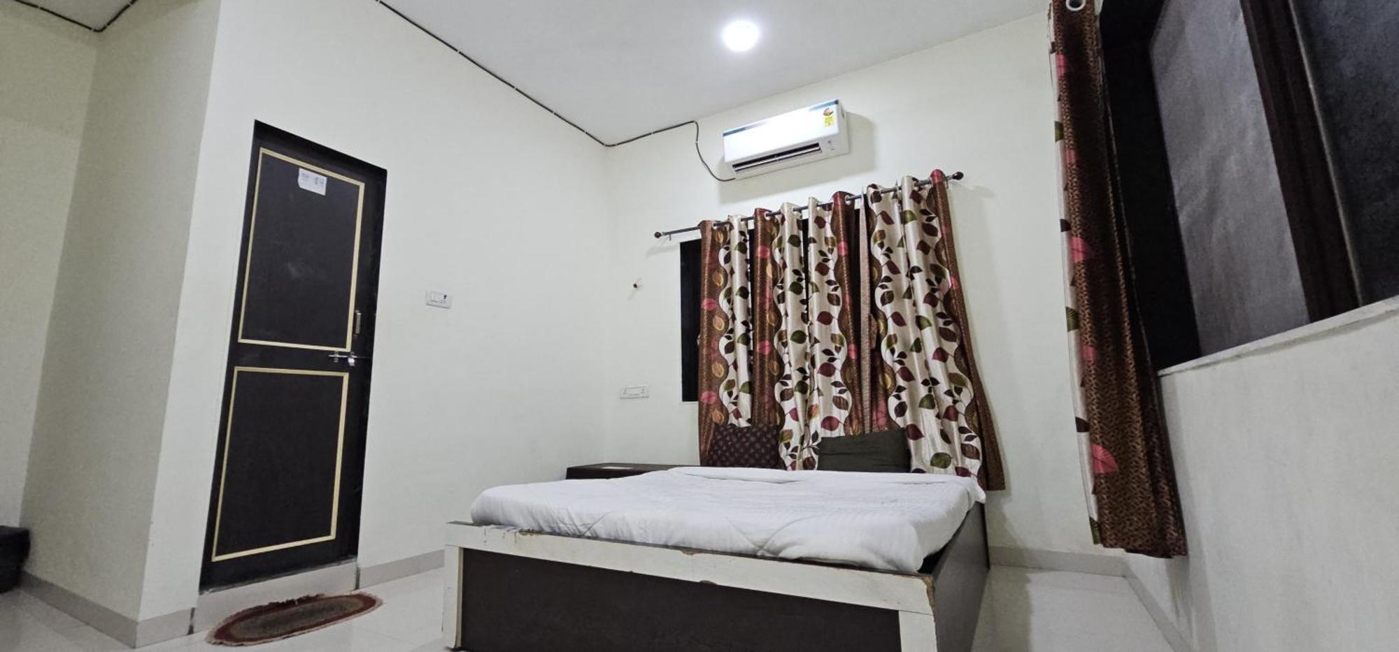 Blue Bell Homestay Lonavala Ngoại thất bức ảnh