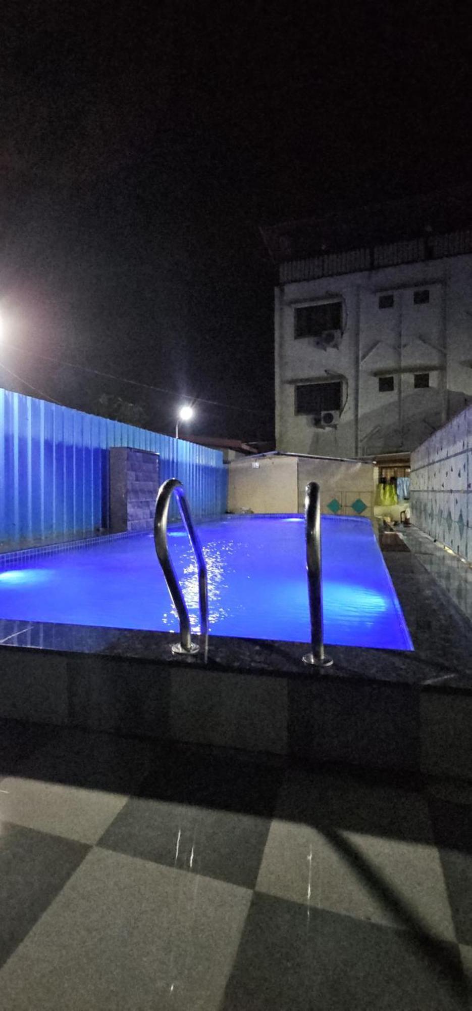 Blue Bell Homestay Lonavala Ngoại thất bức ảnh