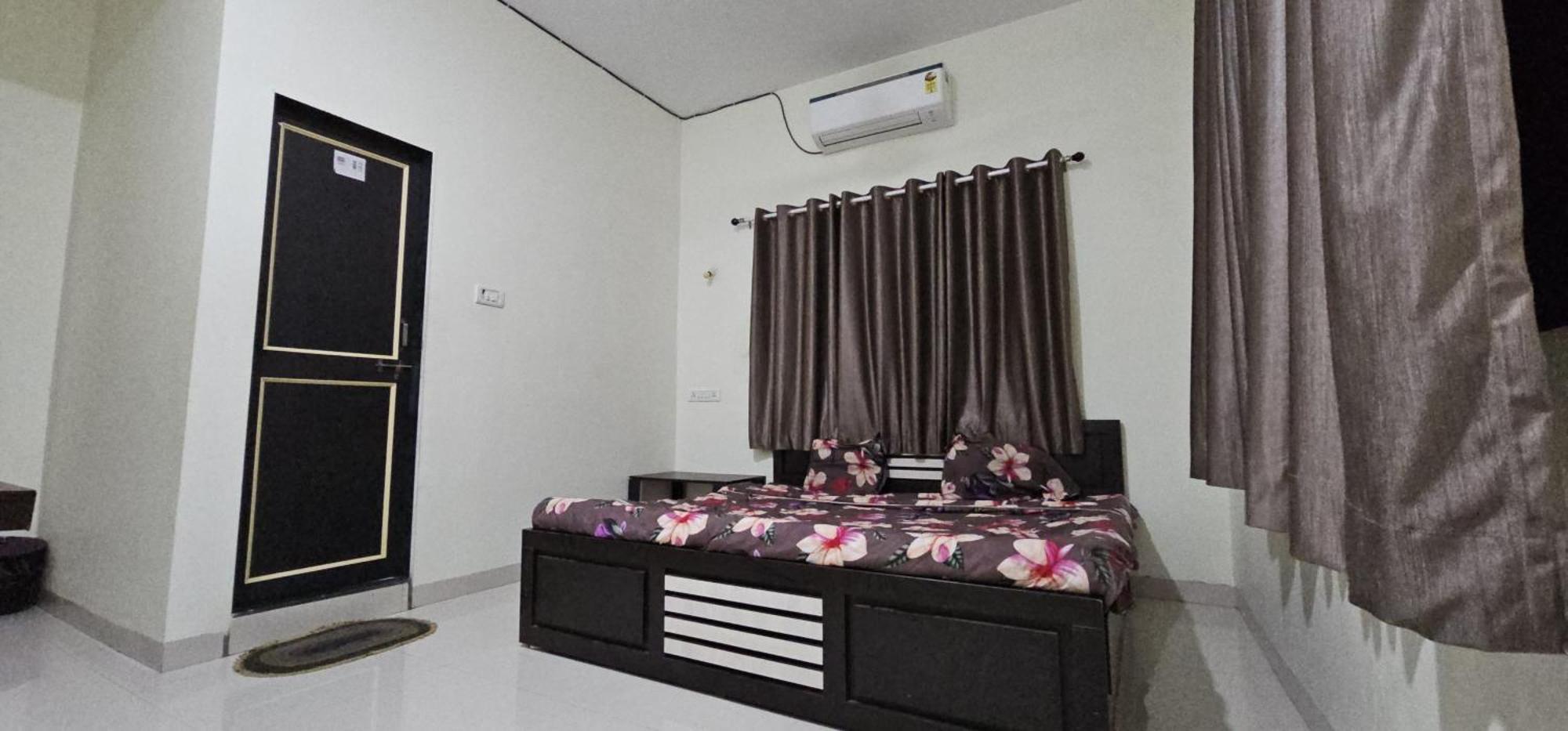 Blue Bell Homestay Lonavala Ngoại thất bức ảnh
